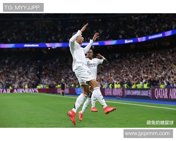 皇马12号球星是谁 探秘这位球场上的传奇人物与辉煌成就 皇马12号球星是谁 探秘这位球场上的传奇人物与辉煌成就