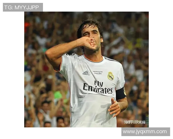 足球球星六手势庆祝背后的意义与文化影响分析